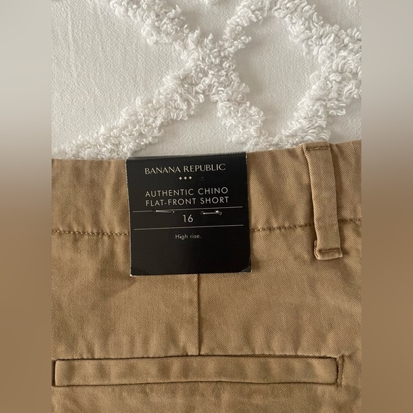 Banana Republic Flat-Front Chino Short - Picture 8 of 11